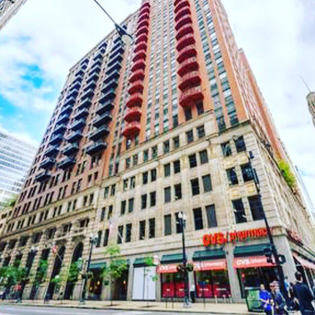 Movingboxesnow's tweet image. Another happy 📦 customer 😀 @ 212 W. WASHINGTON .
.
.
#Westloop #Southloop #RiverNorth #LincolnPark  #chicagorealestate 
 #luxuryrealestate #Crypto #KickStarter #realestateagent #LincolnPark #Evanston #Chicago #chicagofoodie #ChicagoAgent #chicagogram #OpenHouse #wrigleyville