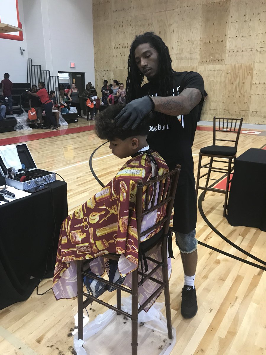 WithMerci's tweet photo. Thank you @EmpireBarbers and @VisibleChanges #returning2learning #haircuts #hairstyles https://t.co/qP6YZDR32B