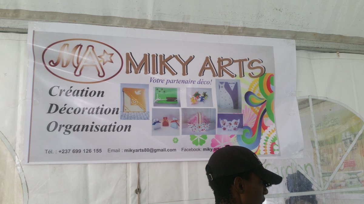 Zoom_237's tweet photo. Le stand de Miky art qui fait des promo de 5% pour tous ceux présent ce jour jusqu'en novembre https://t.co/sq2k2WuAXr