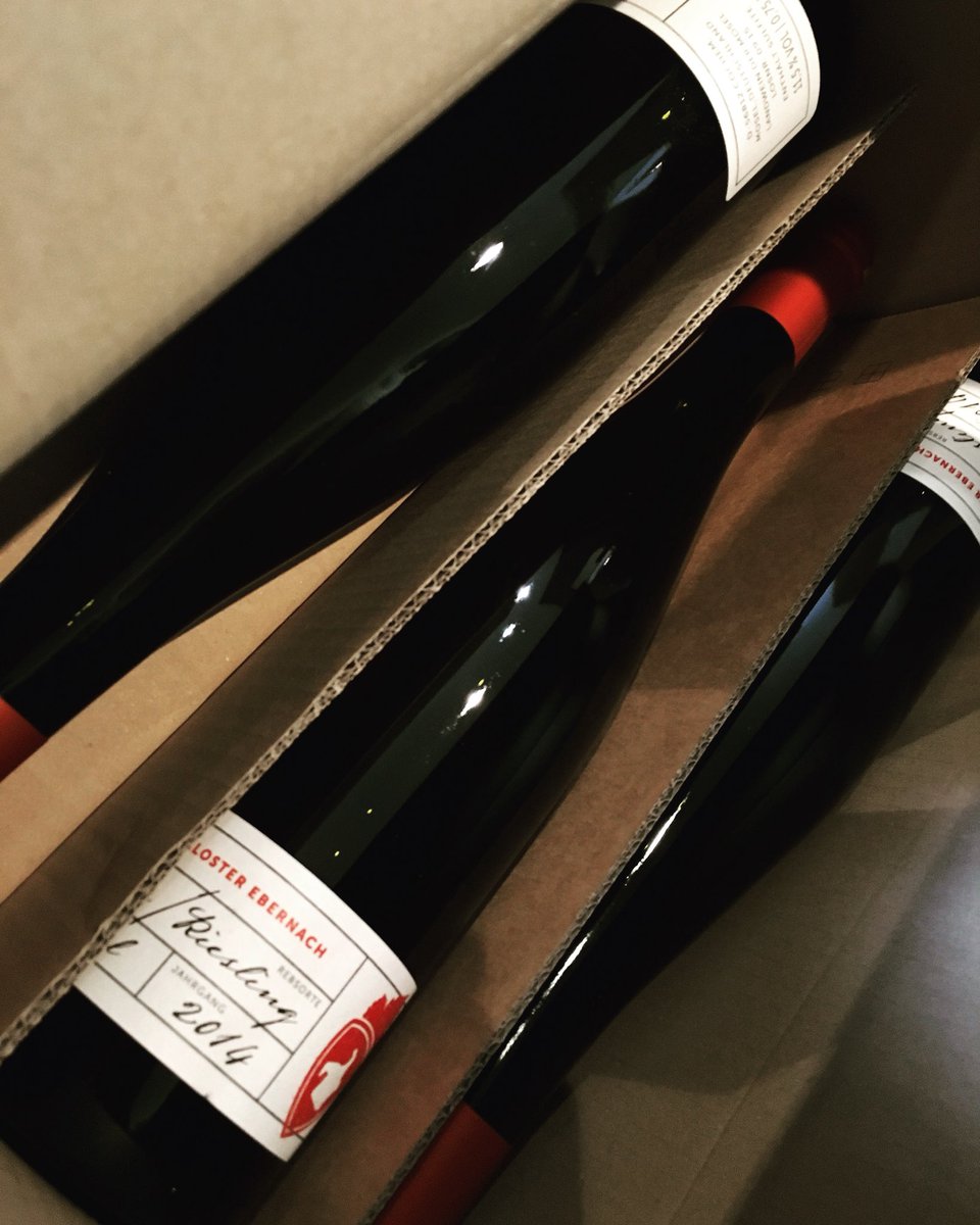 BellsDiner's tweet photo. #holdonwaitaminute #orangeriesling #hellayeah @redsquirrelwine https://t.co/UAhnfKQoKV
