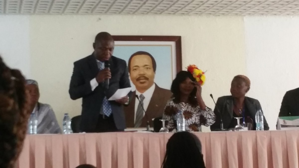 Zoom_237's tweet photo. Mot du gouverneur qui encourage l'événement et insiste sur son appui #zoom237
@arthur_himins @Diane_FENDOUNG @Camer24 @Ledawa @237online @CamerounTribune https://t.co/0faX9GEAOq