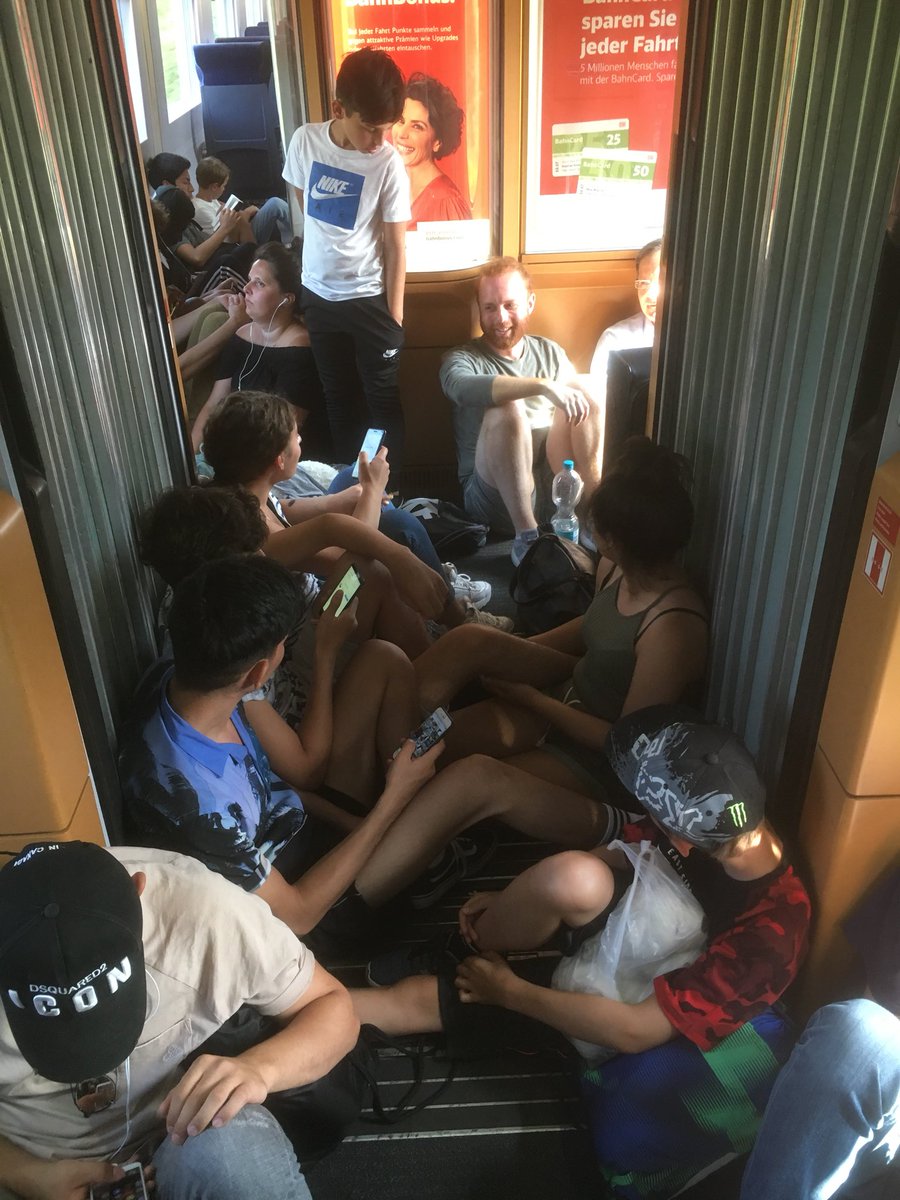 TimbuktuOWL's tweet photo. Entspanntes Reisen mal wieder. Danke @DB_Bahn #ice640 https://t.co/AsmoI4Q7vg