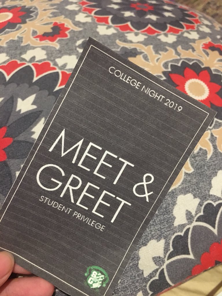 vienhannael's tweet photo. thank you sa mga sumigaw kanina esp to my v supportive frens. so may m&g tix ako on college night sana si harry styles or si bruno mars yung guest cHarot lmao thank you @DLSLSG !! #FO2018 https://t.co/L0SP27gteO