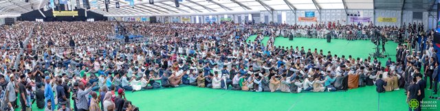 pressahmadiyya's tweet photo. Jalsa Salana UK 2018 - Hazrat Mirza Masroor Ahmad announced that more than 647,000 people joined the Ahmadiyya Muslim Community and spoke about the lofty moral values a true Muslim must aspire to.

PRESS RELEASE
https://t.co/Hso8dmhe5z https://t.co/32drt40jhv