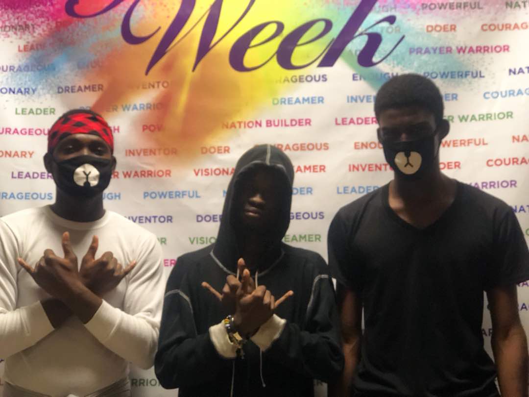 icgccalvaryteen's tweet photo. Caption this...!
#Friends #Photoboot #WeAreICGC #CTYCamp18 #CTYWeek18 https://t.co/oSIHCFX9ZD