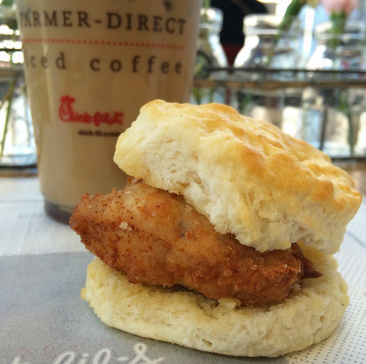 CFALakeParkGa's tweet photo. Late for school? No problem Skip the lines ~ Download our App &amp; #MobileOrder BAM 💥 #HappyFriYaY https://t.co/htNx7kT5v5