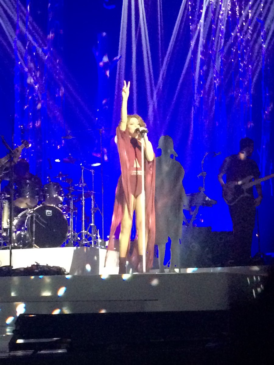 manonltss's tweet photo. Elle me manque tellement❤️ J’espère te revoir bientôt😭♥️ Cette tournée c’était le feuuu😍  @TalOfficial @ralphbeaubrun  #TalTour #taltourmemories https://t.co/1labVdfMN0