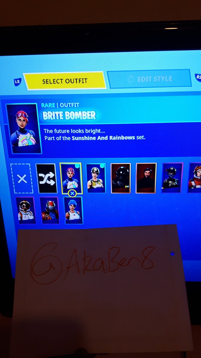 akaBen8's tweet photo. SELLING FORTNITE ACCOUNT HMU IF INTERESTED TAKING HIGHEST OFFERS ONLY TAKING PSN GIFT CARDS AND AMAZON GIFTCARDS #Fortnite https://t.co/Kp62BqIwqG