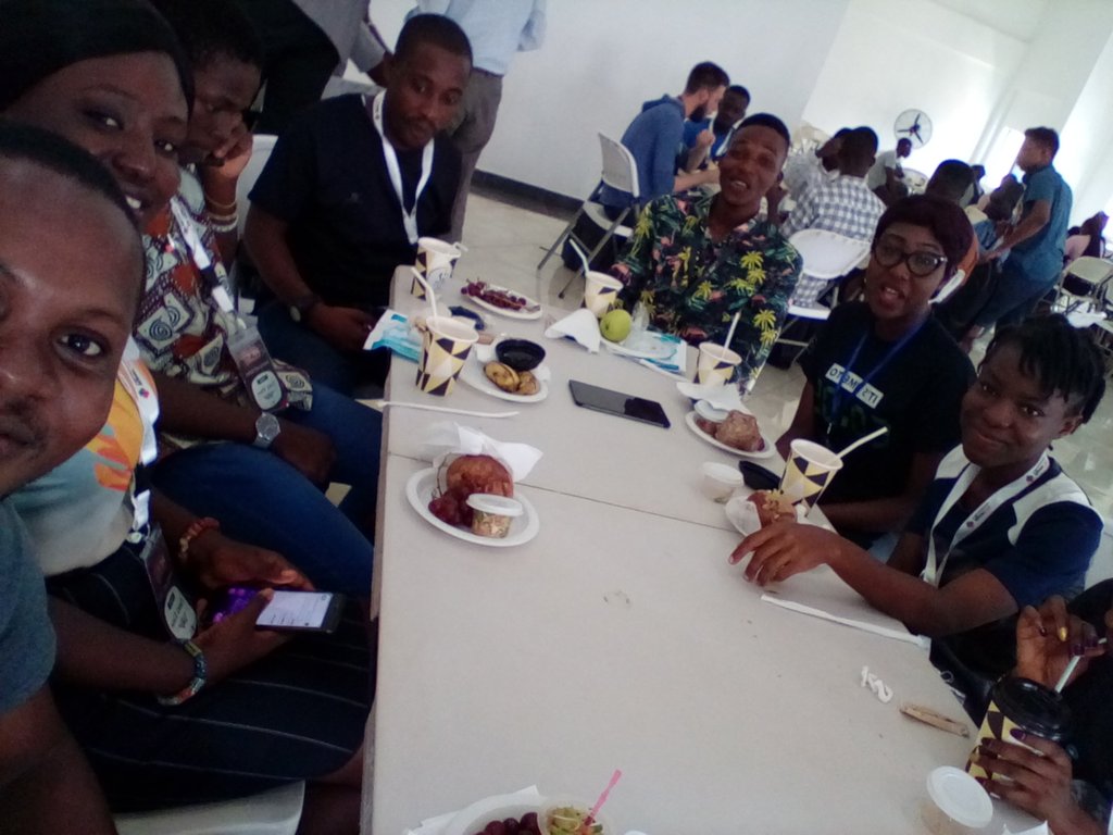 mcqueccu's tweet photo. It's breakfast Brunch Distin @PyconGhana with @PamieXaxhex @agyei_christyn @danielajisafe @teye_martha @OkyereVan #pycon #pyconghana #pyconghana2018 @Honodehub #leafecodes https://t.co/HYwq5fZq5a