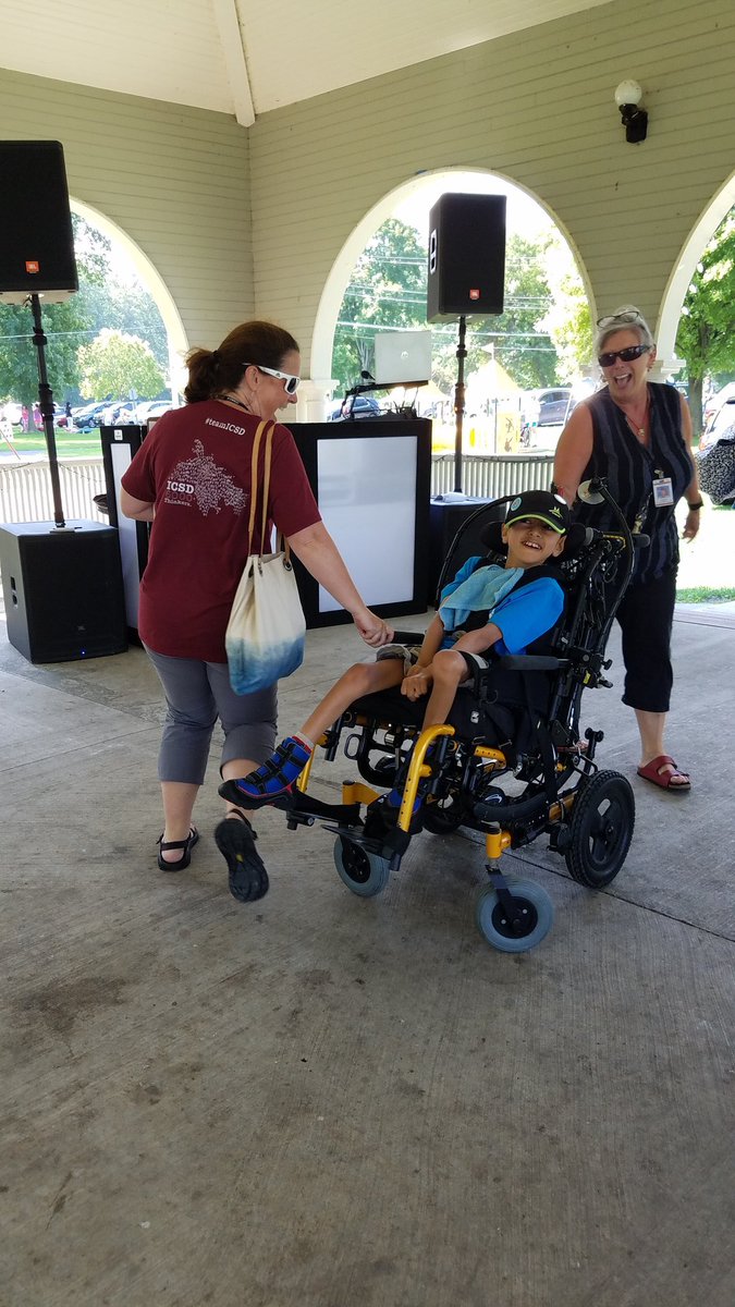 ChristineBarley's tweet image. Loving my summer teaching job! @IthacaNYSchools @luvelleb @herman_kristin #PBL #ProjectInnovation