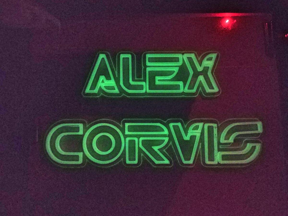 AlexCorvis84's tweet photo. En mi caso utilicé #PLA fluorescente de #Materials3D https://t.co/R4Q6Tpd7UM ya que la fuente de TRON siempre ha estado ligada a luces 💡de Neón 🤩 y el acabado para ésta ocasión iba a ser perfecto. Tras la impresión, un poco de luz con la linterna🔦 del móvil, cámara 📸y LOGO 🔝 https://t.co/KpUGyvwpTk