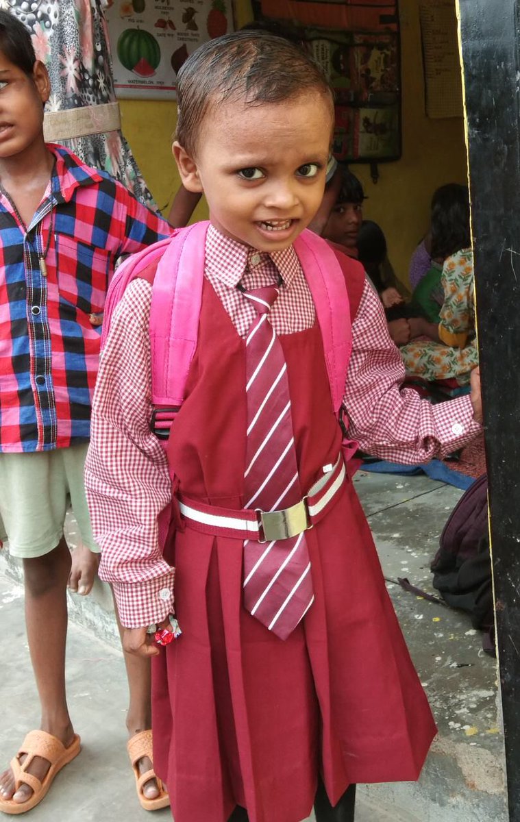 SarthakNGO's tweet photo. Sanobar comes to see her educator at the centre after the school, everyday. 😄😍❤️
#SarthakKids #SarthakNGO #School #Uniform #GirlsInSchool #SchoolGoing #Children #Happiness #Cute #Education #EducationForAll #Lucknow https://t.co/KPinLMb4UL
