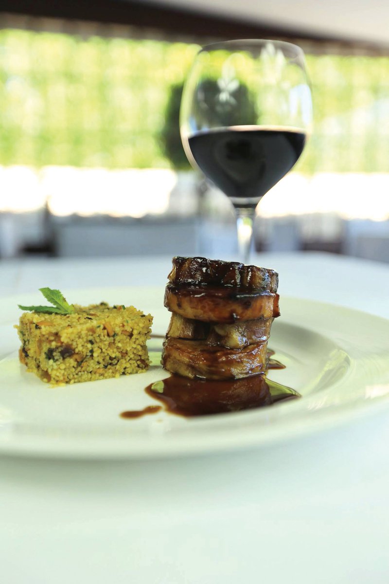 En Ⓐⓜⓐ Ⓛⓤⓡ no solo te sorprenderán las #delicias de su #menú, también podrás escoger #vino entre sus más de 300 referencias
⚡⚡⚡
At @AmaLuribiza, you won’t only be surprised by their #delicious menu, you will also can choose #wine, they have over 300 different choices.