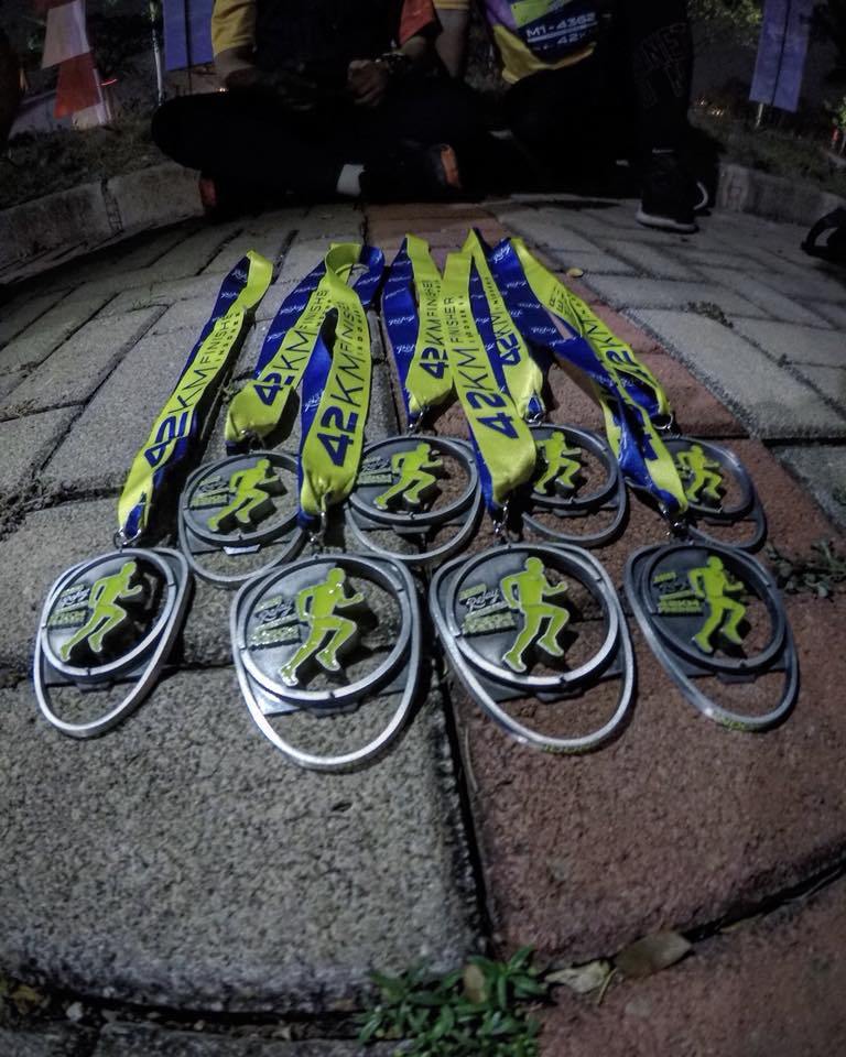 primAbrian's tweet photo. Asics Relay 2018 ” Gripers Runners “ https://t.co/ISeDltBrwS https://t.co/Lvv6BxkDnd