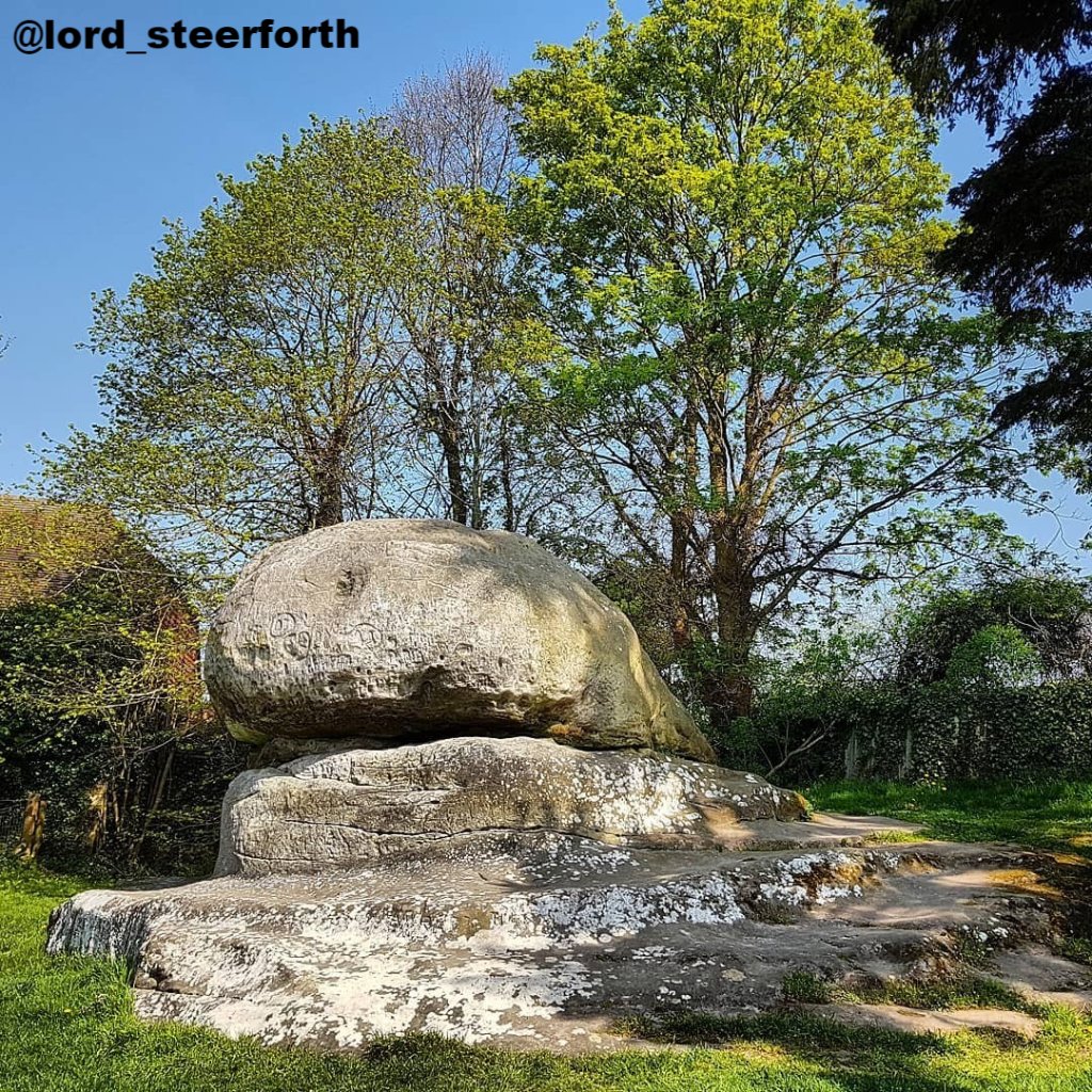 SandwichTIC's tweet image. #RT VisitKent: #DYK nationaltrust not only look after special places but they also take care of villages and pubs? Here in Kent the National Trust owns Chiddingstone Village almost in its entirety (excluding the school, the castle and the church) #FunFac…