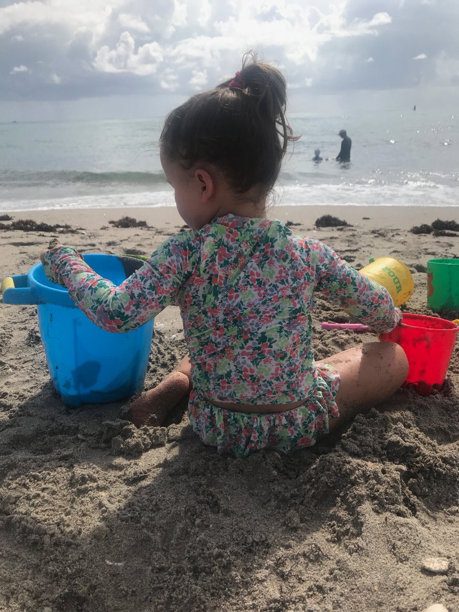 McHenryPEO's tweet photo. #SummerFunFriday with Team McHenry! Here are some great shots of #EricaWhyman and her beautiful family enjoying #summertime! ποΈ https://t.co/VM0p9c80lC
