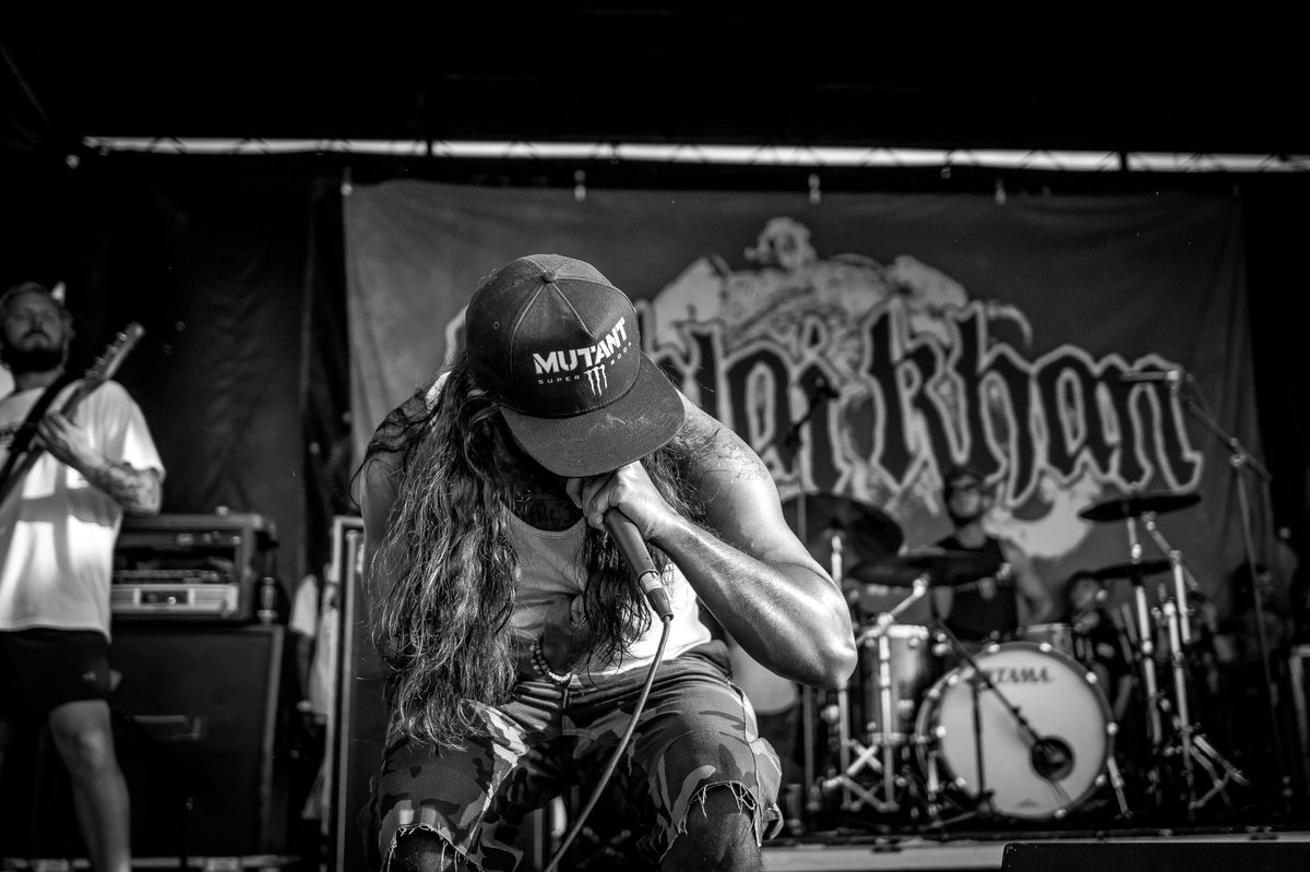 allhailthecrypt's tweet photo. Some sweet a$$ pics of @KublaiKhanTX at the final @VansWarpedTour 🤘🏼🤘🏼
All pics up NOW!!
https://t.co/nCHY9rywb9 https://t.co/beHYymEota