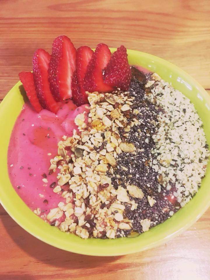 Factory_No2's tweet image. #pitaya #acai and #matcha smoothie bowls are the perfect afternoon  pick me up! Come enjoy a #healthy snack, we have wifi! #myFLXtbex