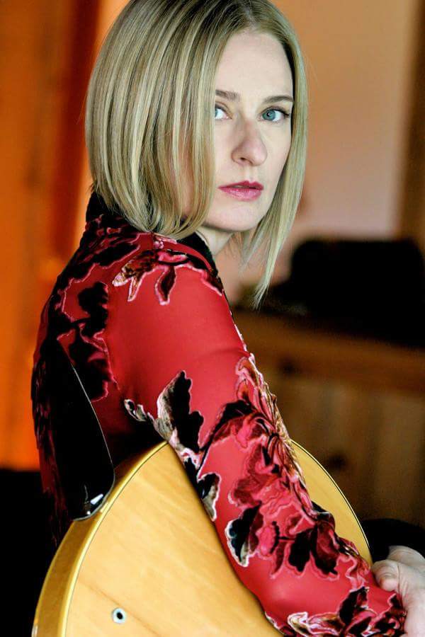 Julia Fordham
Birth 1962.8.10 Happy Birthday
 