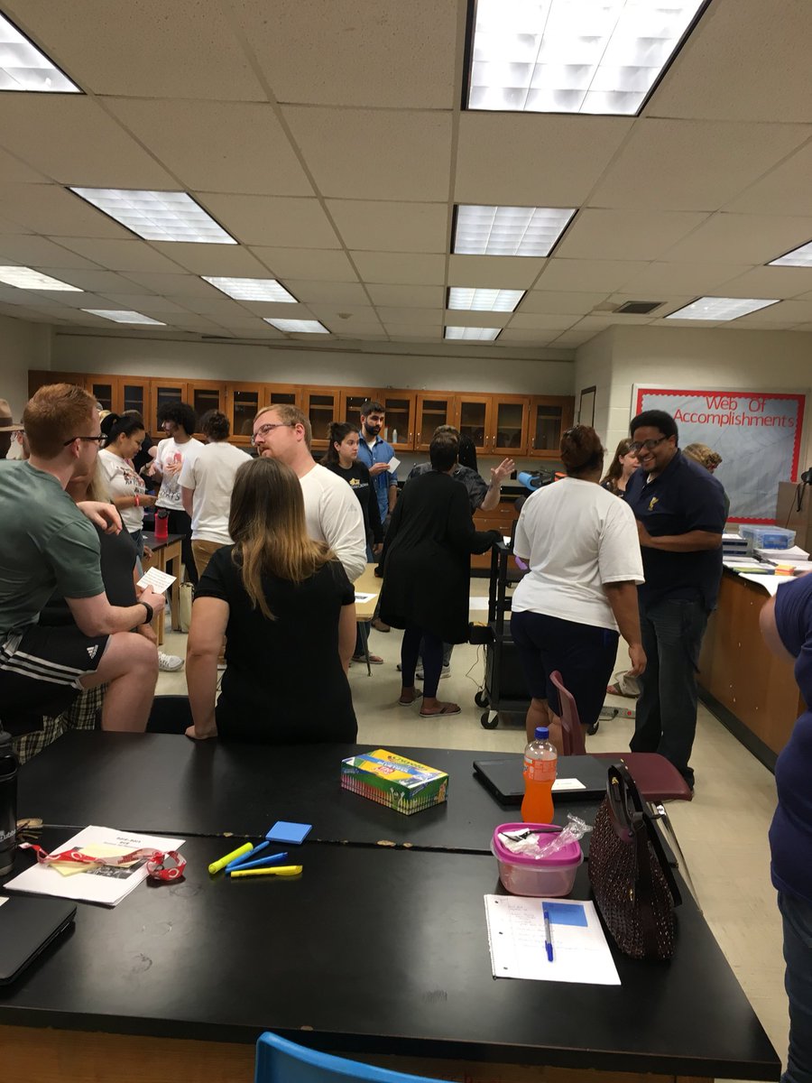 Shalonda1908's tweet photo. We are working...discussing effective student feedback @6thGradeFalcons @JCPSAsstSuptMS #RF6A #miraclemiddleschools #Jcpsky #quoteexchange #Toolkit2 https://t.co/h2FgxIPWgj