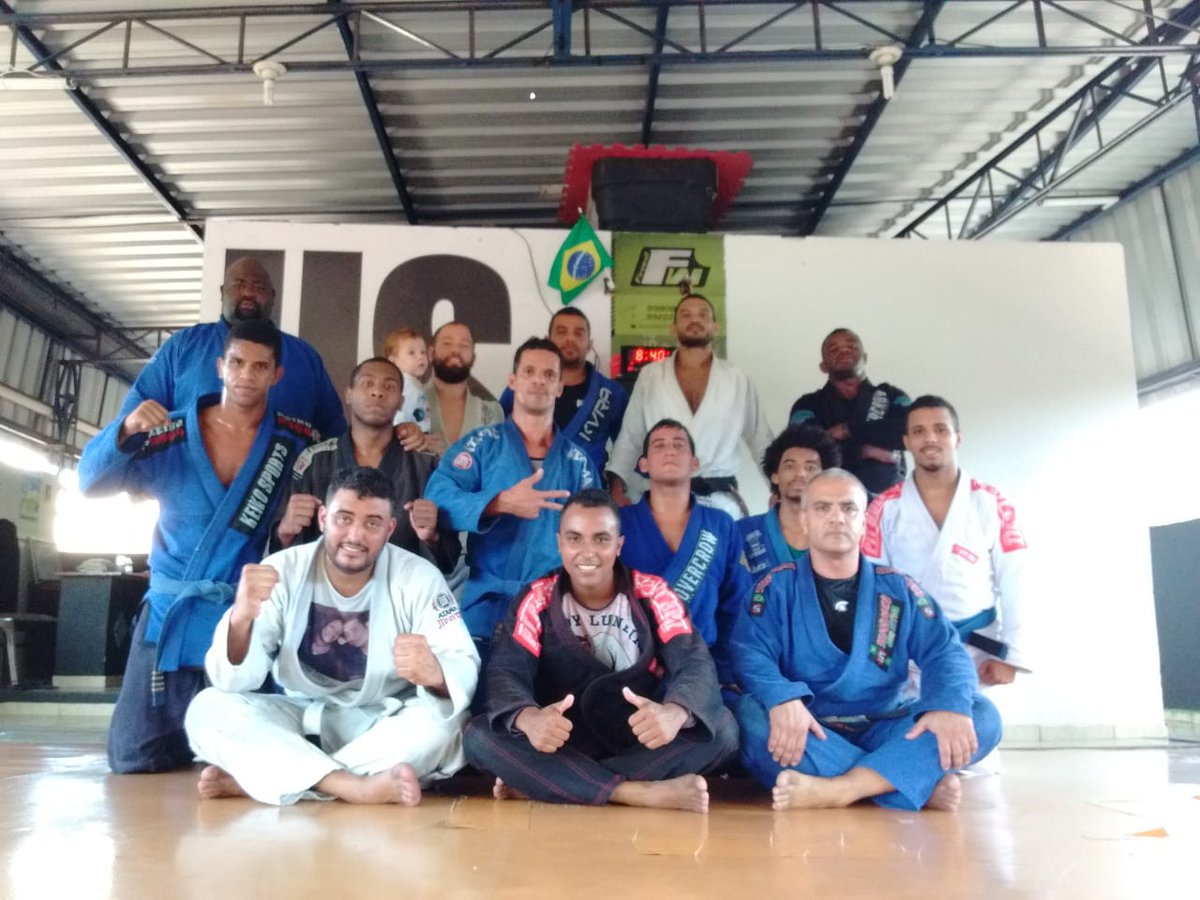 HudillysSalles's tweet photo. Prefiro o suor do Jiu-Jitsu ao frescor da natação. #FamiliaHS #HsTeam #SeteDaManha #Treino #Oss https://t.co/H9pBuDumIA