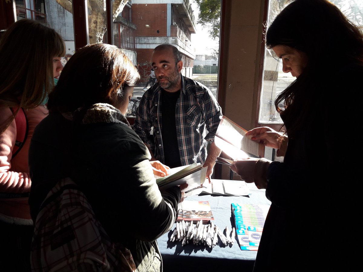 JefdisLujan's tweet photo. LUJÁN- EES N 7- EXPO - VOCACIONAL PARA ALUMNOS DEL NIVEL SECUNDARIO DE LUJÁN- PROYECTANDO TU FUTURO.

@FlosiViviana @Dipregep10 @DanielCostilla4 @gzinny @DPETPba @adriana_frega https://t.co/SVx7sVcIxs