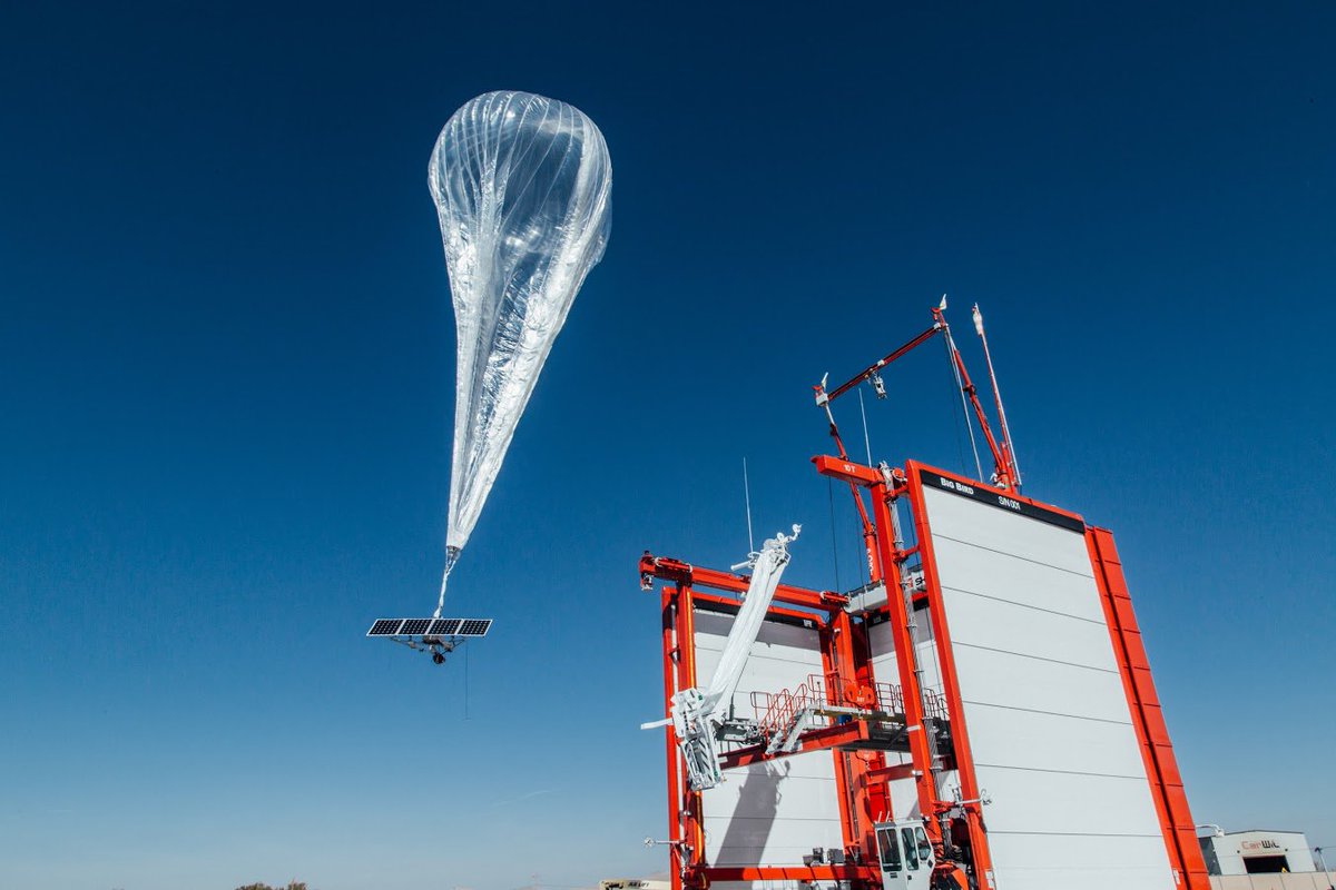 TotalEnergiesFR's tweet photo. [#LeSaviezVous] @Google vient de s’engager pour que les régions les plus isolées puissent avoir accès à internet de manière innovante et respectueuse de l'environnement. Découvrez le #ProjetLoon : https://t.co/Yn1tHWtvxh https://t.co/2qRS7FtqOx