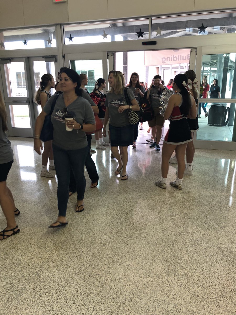 LeanderISD's tweet photo. Our cheer squads from @VistaRidgeHS and @VistaRidgeHS are rolling out the red carpet at #LISDconvocation2018! https://t.co/IoES0VhQCp
