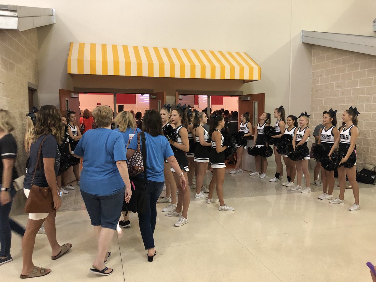 LeanderISD's tweet photo. Our cheer squads from @VistaRidgeHS and @VistaRidgeHS are rolling out the red carpet at #LISDconvocation2018! https://t.co/IoES0VhQCp