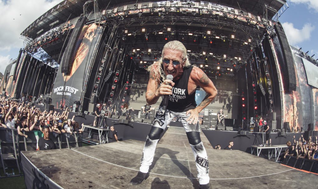 StonexSL's tweet photo. ¡Hace un mes @ClayPakyNews deslumbraba en el @bcnrockfest! Las leyendas del #rock iluminadas con #Sharpy #ALedaK20 #ALedaK10, entre otros 🎸 Al control la #grandMa2 de @MALighting y estructuras @Eurotruss
Vía @Fluge_AV
#rockfest2018 #iluminacion #marcastonex #stonexsl #stonex https://t.co/6OUvckiqaV
