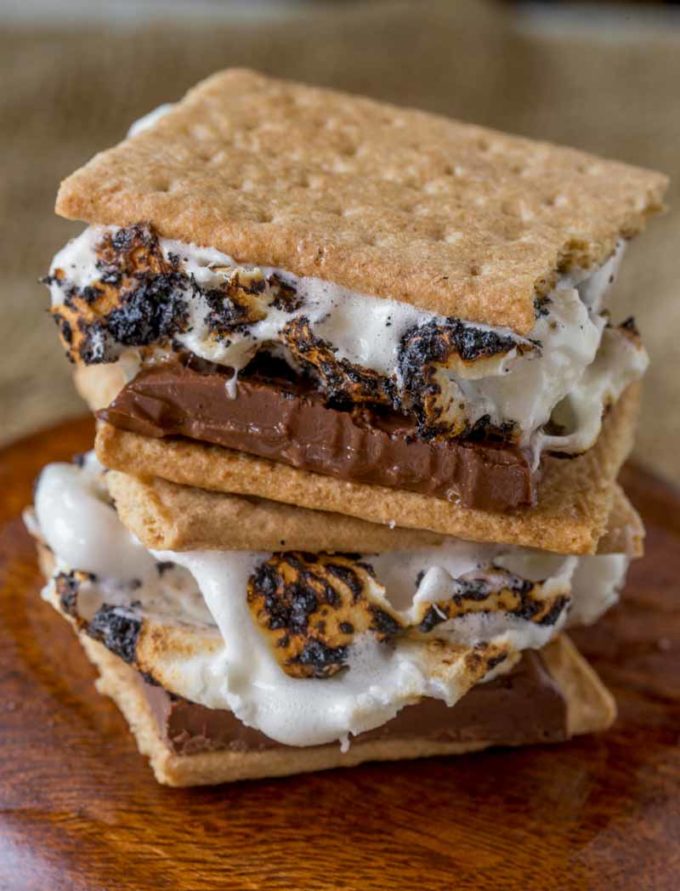 Not only is it Friday, but it’s also National S’mores Day! Treat yourself!  #smores #nationalsmoresday