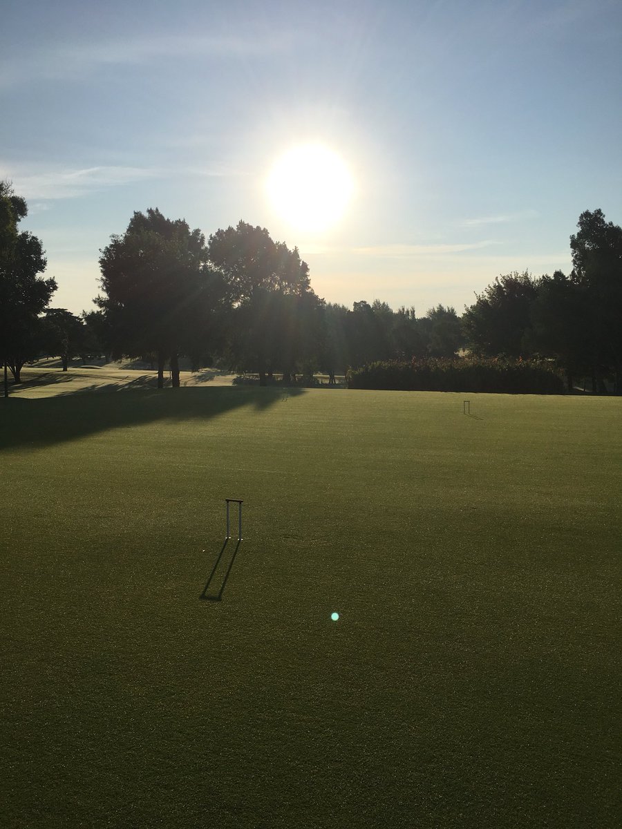 awelge24's tweet image. A beautiful Friday morning view of our gorgeous croquet court!!#awesomeofficeview #Fridays #okcgcc #bermudababyyy