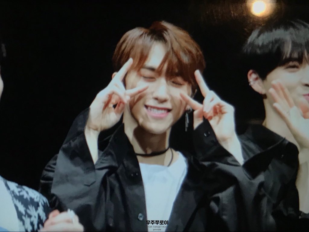 uchuchuROI's tweet photo. 180810 프리뷰
#타겟 #TARGET #ターゲット
#주영웅 #로이 #ROI #ロイ 
@target7official @TARGET7_K https://t.co/Q7B2MUS8tU