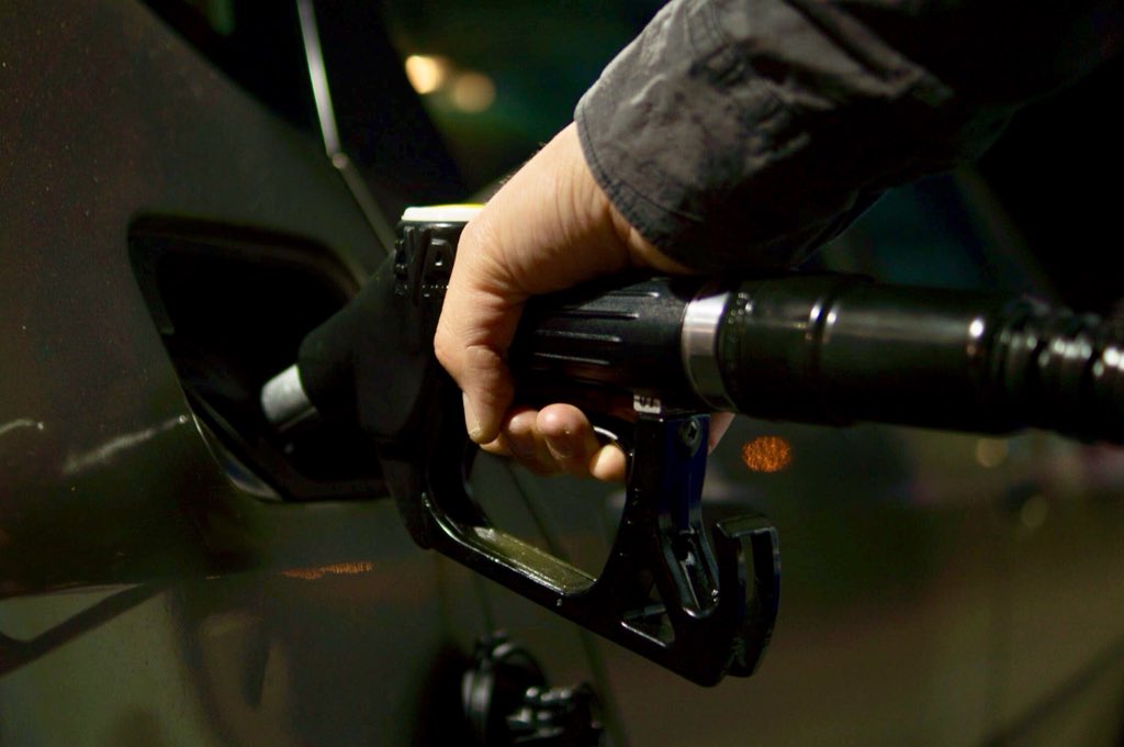 Corepla_Riciclo's tweet photo. #GoodNews
Dalla plastica non riciclabile arriva il carburante pulito!
Questa la soluzione proposta da #GrtGroup: produrre carburante dalla plastica non riciclabile e dalle energie rinnovabili.
Leggi l’articolo di @qui_finanza: https://t.co/DLkDZ6OVoD https://t.co/JiklcdLE0s