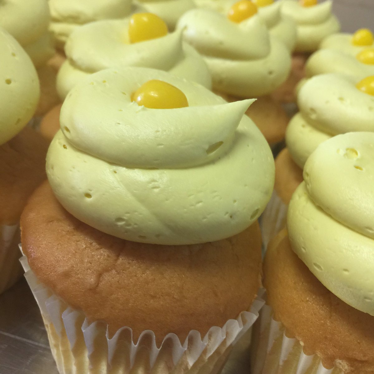 Lemon 🍋 Drop Cupcakes  #livaySweetshop #cakes #bakerynj #cupcakes