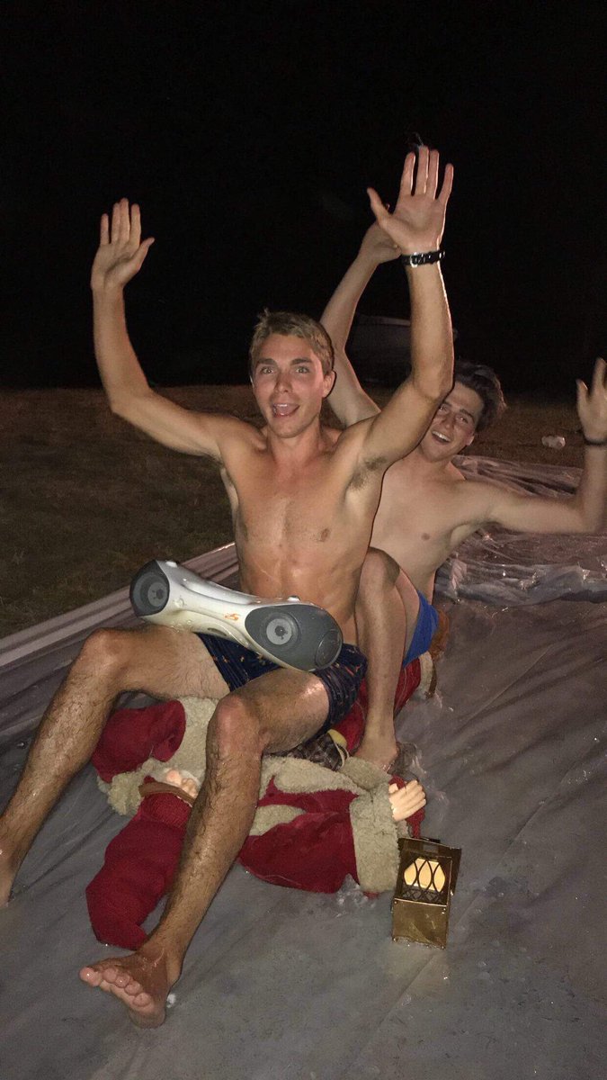 wheatspawn's tweet photo. I am sweaty and ready for the stream. Here is a slip nโ slide on a stinky Santa. ๐ญ๐
๐ป๐คข๐คง #herecomesthenormstorm @barryharryy @SimonHoneydew @Angory_Tom @YogscastSjin https://t.co/h3NPj4XWae