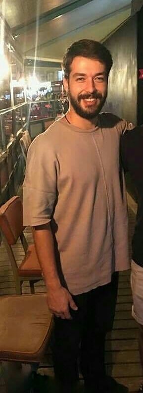 Aynı tişörtün 72628161 renginden alanlarda bugün😆😆🤩 bildiğin Murat olmuş bu çocuk 🤓 bol t-shirt dar pantolon