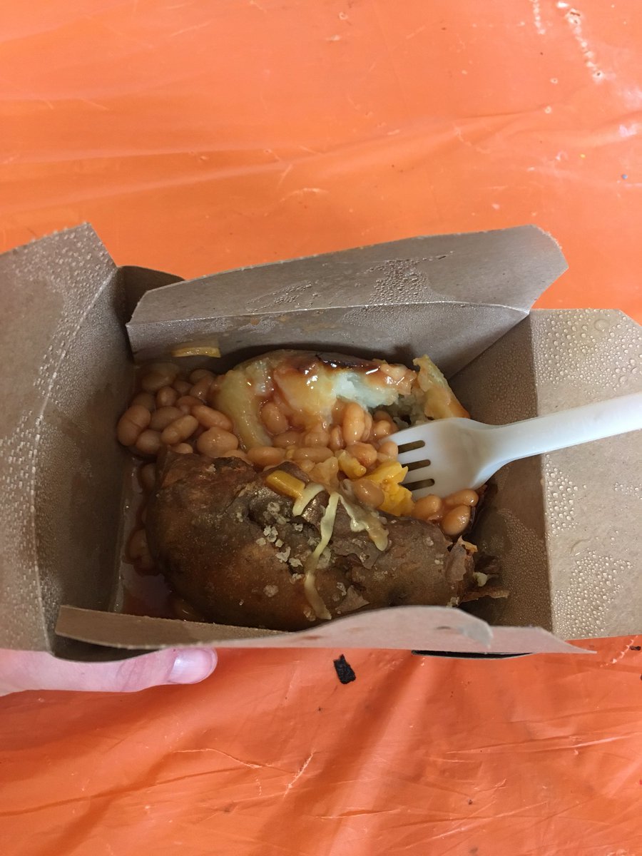 annacmmurray's tweet photo. The final #ColourOfSummer baked potato! Every mid-week morning we’ve welcomed family community groups to #MoveMakeColourCreate art sessions. @HPLEvents have provided all the kids and grown-ups with tasty Art Fuel 👌 https://t.co/BiyzfsriG4