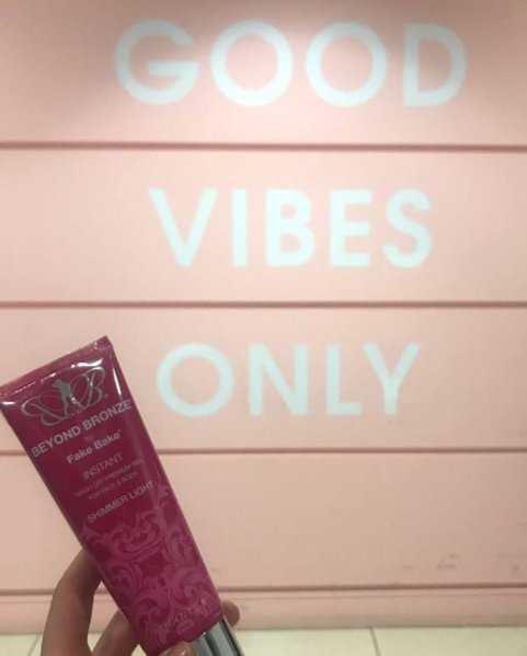 beyondbronzeFB's tweet photo. Happy Fri-yay! 💖 https://t.co/Y9JLDWNn7r