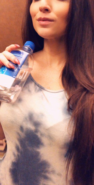 katecovingtonfl's tweet photo. When basking in afterglow, donโt forget to rehydrate! ๐ฆ๐ฆ๐ฆ
#travelcompanion #FF #escortlife #flymetoyou #nycescorts #NewYork #luxurylifestyle #lifestylemodel #bestcompanion #luxurylifestyleworldwide #lifestylemodels #atmospheremodel https://t.co/G5R4xtieS8