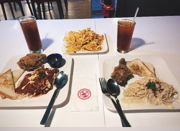 gigicatalan's tweet photo. Diet no more! 😂😂
#Redbuck'sCafe https://t.co/F8J54Vw0y2