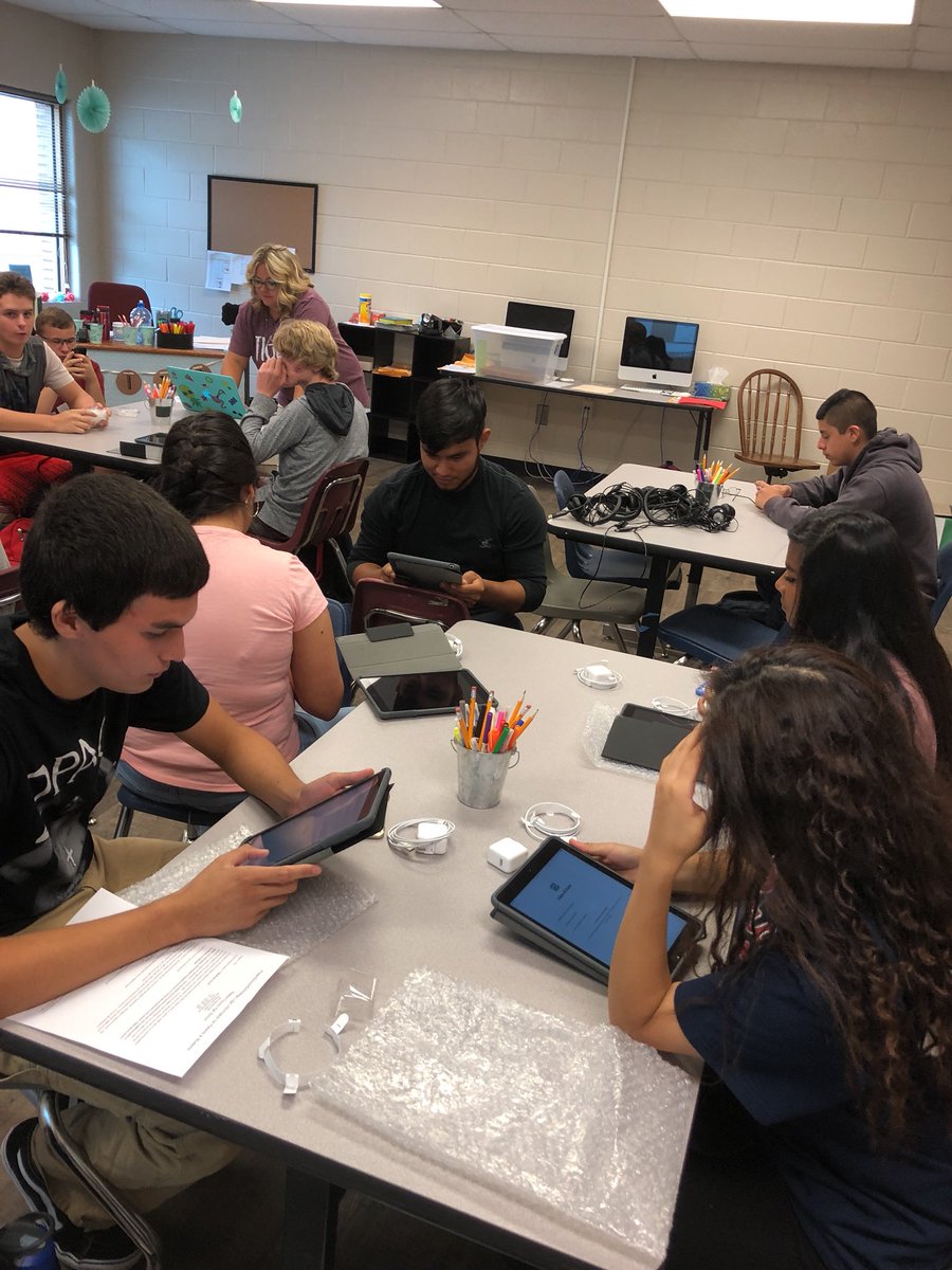 Phase III of <a href="/DawsonSchools/">Dawson Co. Schools</a> 1:1 iPad initiative underway. Ss excited to take the digital leap! #digitalequity #AppleEDUchat #ipaded #dawsonLEAD