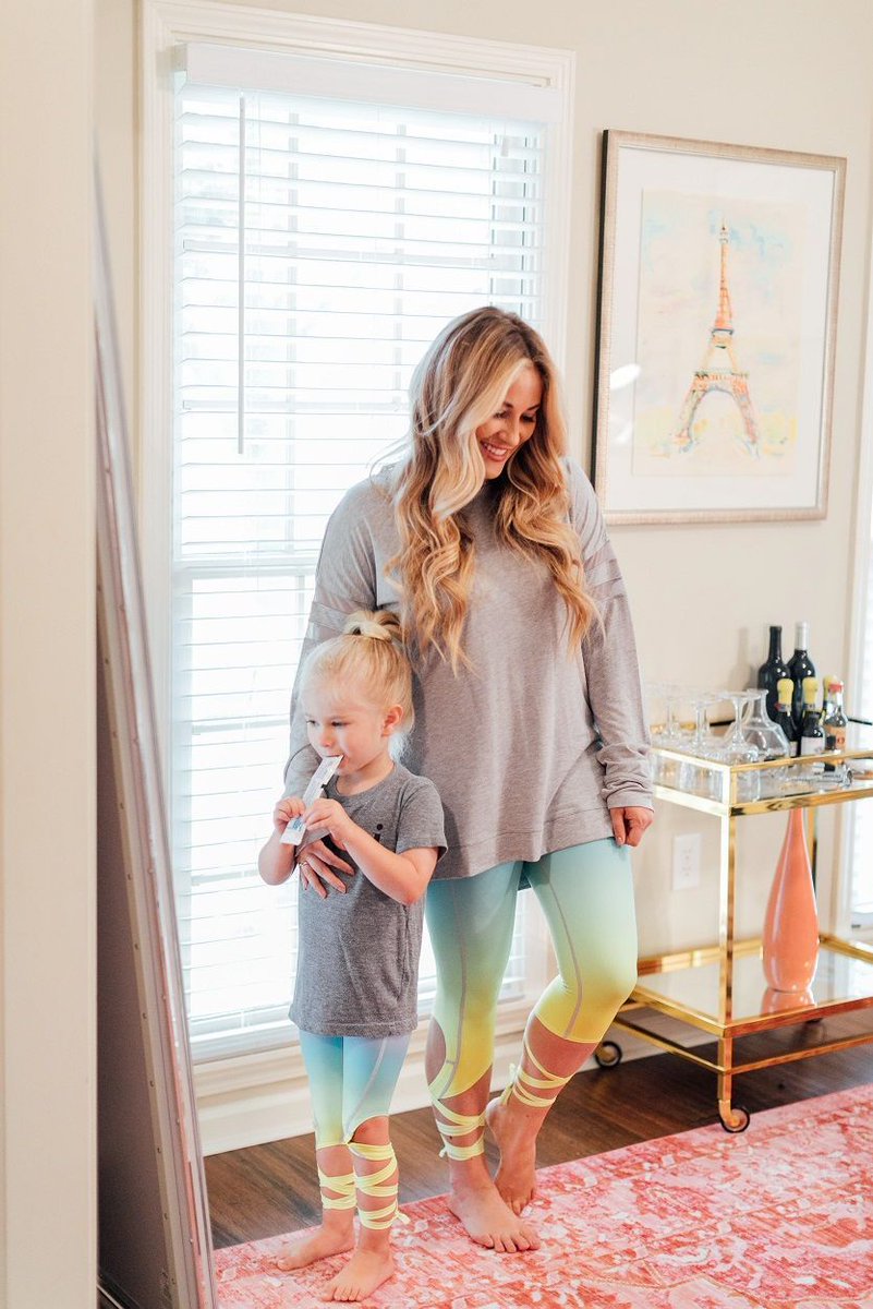 Walkinginmem's tweet photo. I was in love with these rainbow print leggings from Flexi Lexi the moment I saw them, and I knew that Leighton would love them too! We're both obsessed with "twinning" these days!  https://t.co/Q4HdYoIEnW #mamaandmini #ootdfashion https://t.co/Fvb0v4WaFz