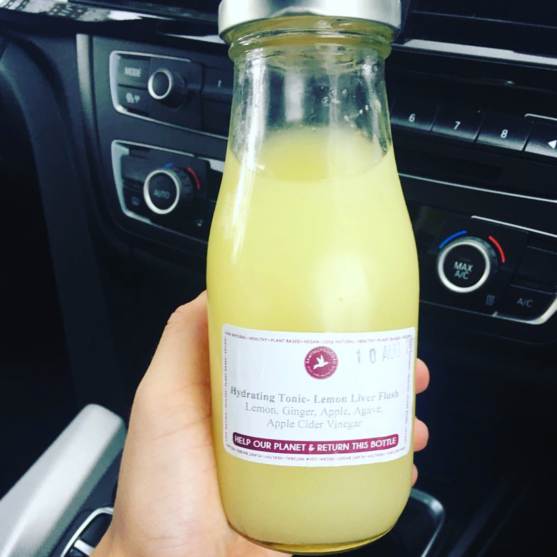 hivibenutrition's tweet photo. The awesome @emmalouisept looks to be enjoying her Hydrating Tonic: Lemon Liver Flush 🍋 🍋🍋
.
.
#keeptaggingus #rawfullygood #rawfullygood4u #followfriday #followfridays #tonic #liverflush #nutrition #rawfood #mealprep #liverpoolvegan #liverpoolmealprep 
https://t.co/q2az5rmzF8 https://t.co/OwhgPIMAMw