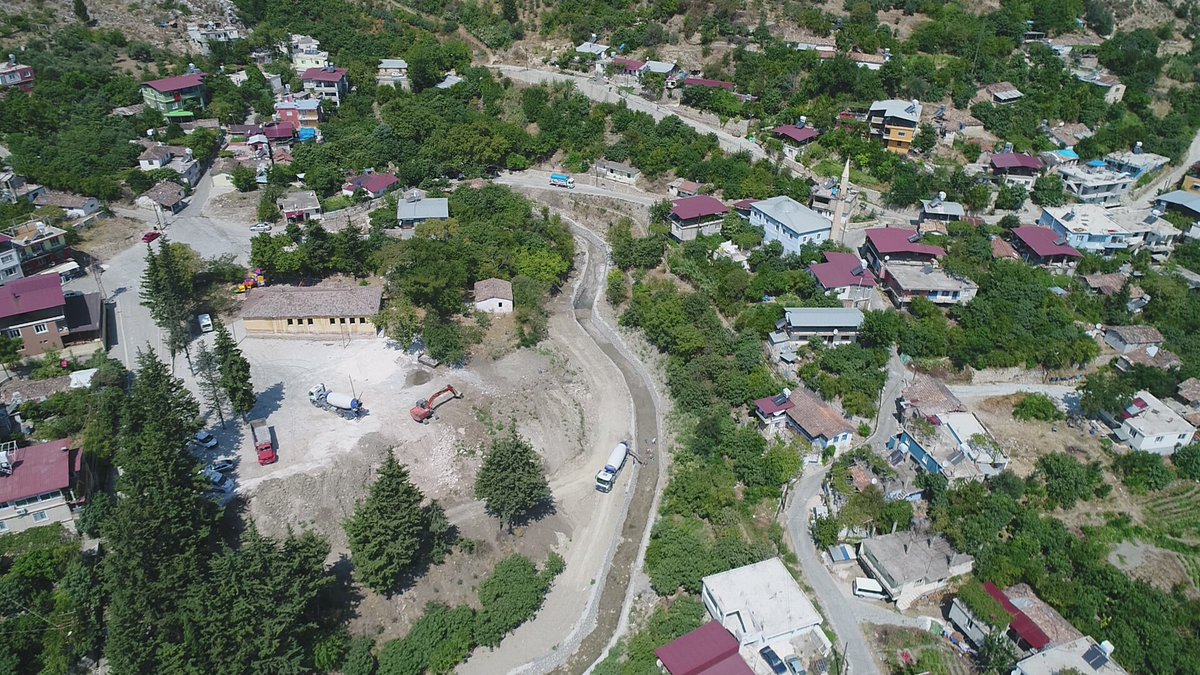 Hatay_Dsi's tweet photo. HATAY BELEN İLÇESİ ÖTENÇAY  DERESİ İNŞAATI
Hatay İli Belen İlçesindeki, Ötençay deresinde çalışmalara başlanmıştır.
Proje amacı : Hatay İli Belen İlçesindeki, Ötençay Derelerinde taşkınları önlemek vatandaşın can ve mal güvenliğini sağlamak amacıyla ıslahı yapılmaktadır. https://t.co/u1IJsPGPCz
