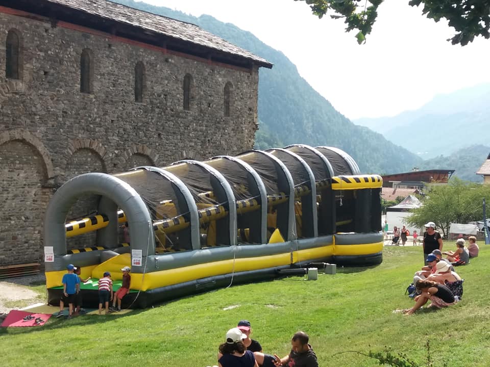 galaxybulls's tweet photo. The #weekend is here and #awesome setup photos like this one in Aime la Plagne, France of #ToxicDrop start filtering in. Send us your weekend setup photos and we'll feature them across our platforms! The #hottest #inflatable #obstaclecourse fo 2018 https://t.co/QwVxCE6JUW https://t.co/O6XyRORuBt
