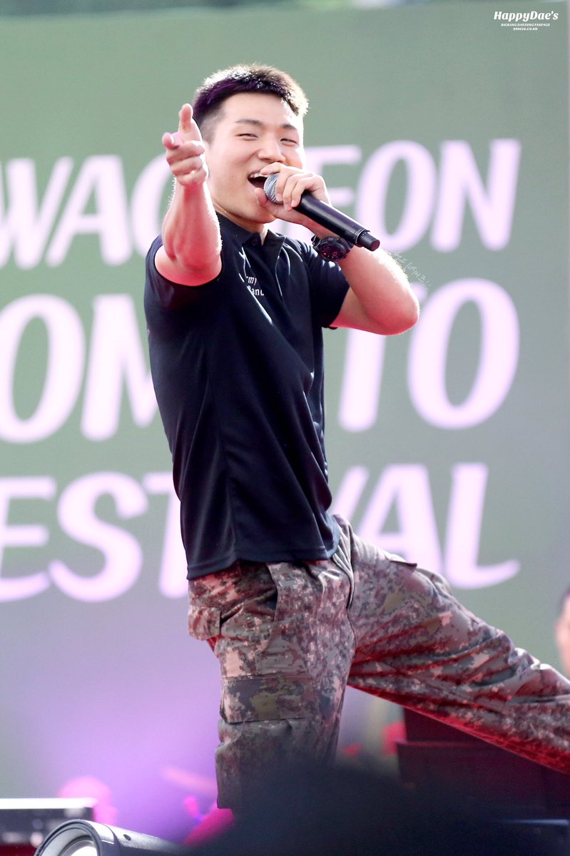 Happy_daes's tweet photo. 180804 화천 #토마토축체 🍅

#대성 #강대성 #Daesung 
#DLITE #テソン #HappyDaes https://t.co/5tpCg7slNu