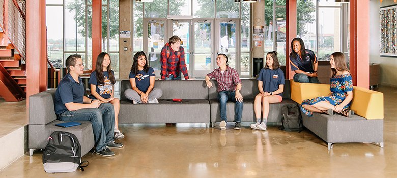 UTSAnewsroom's tweet image. New residence hall wing provides #UTSA first-generation students a home away from home. Learn more: bit.ly/2MxvCtP #UTSAFirstGen #StudentSuccess