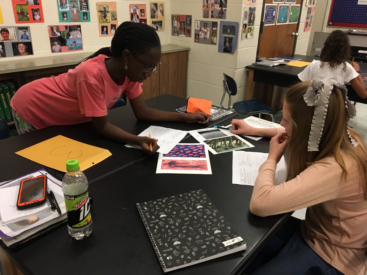 farrarpizitz's tweet photo. Young scientists engaging in a “Science Chat” @pizitzmiddle #pizitzlearns https://t.co/tDjyuPmnYT