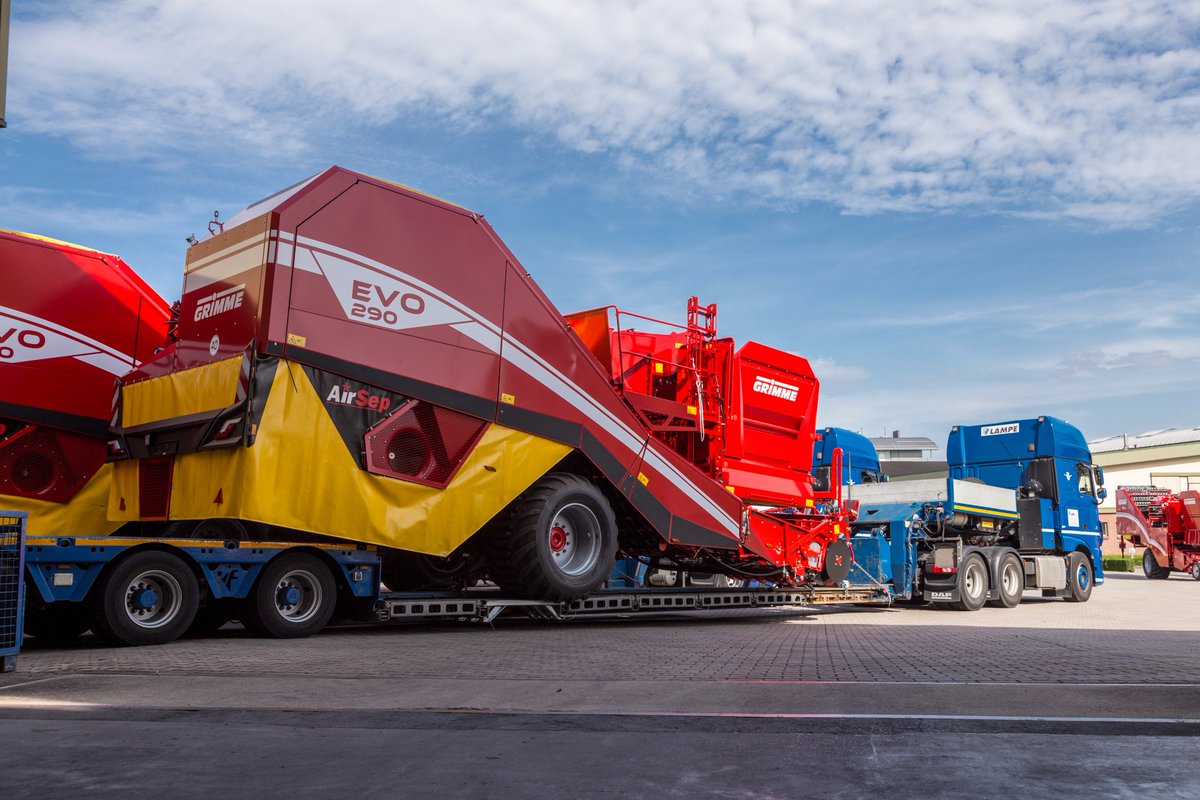 GRIMMEGroup's tweet photo. Today on the road - tomorrow on the field. The two GRIMME EVO 290 AirSep´s their way to the customer.
#GRIMME #GRIMMEGroup #harvest #AirSep https://t.co/ws3vjJR6Vu